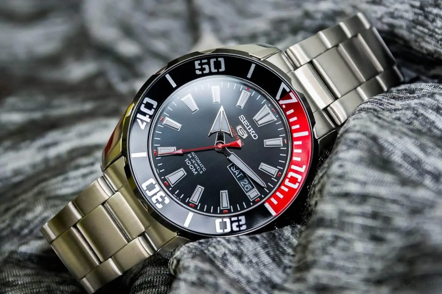Мужские спортивные часы Seiko 5 с автоматическим циферблатом SRPC57K1 черные из