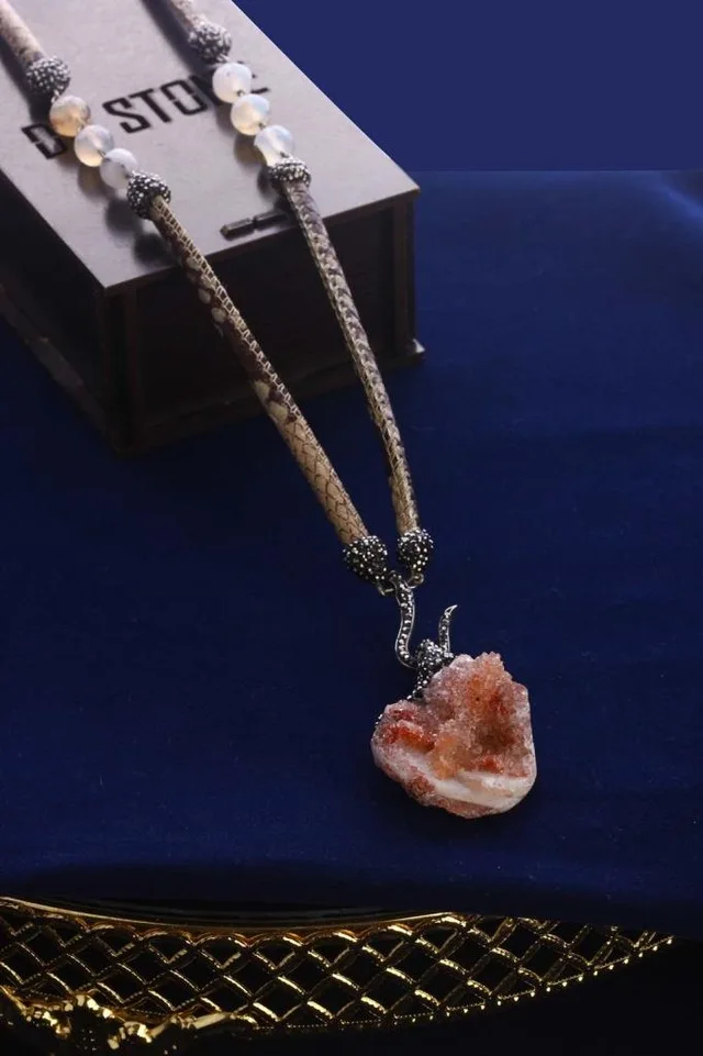 

Женская подвеска в виде пустыни куварсы и агата 20 hsr21 123165010