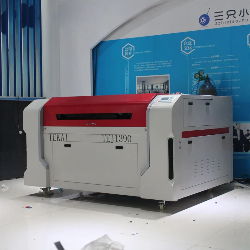 Самая популярная лазерная гравировальная машина для стеклянных стаканов резка и