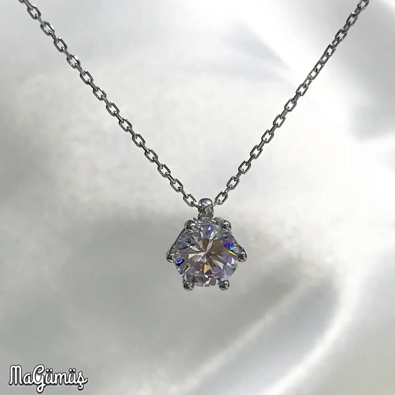 

8 mm Solitaire Diamond Model Silver Lady Necklace