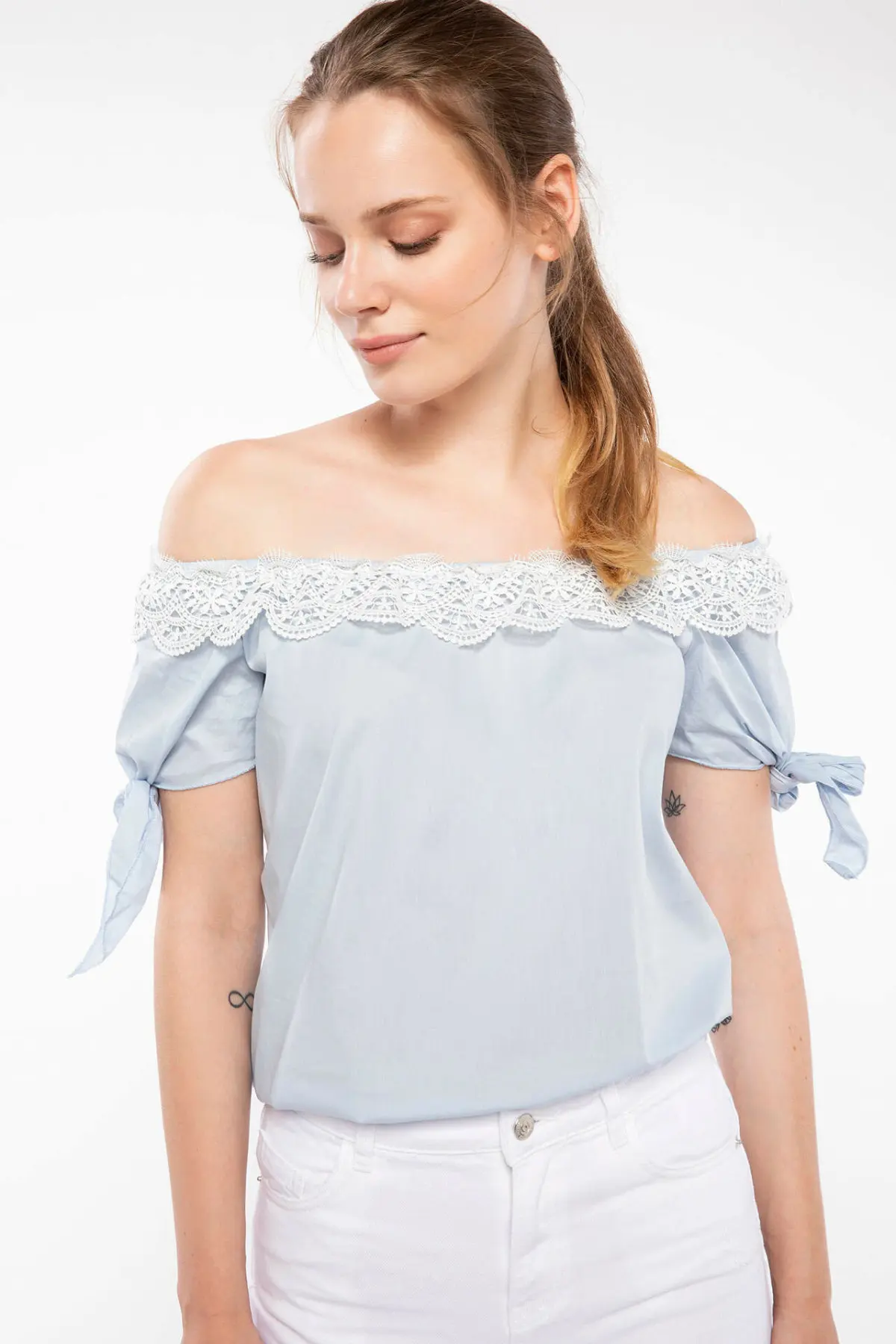 DeFacto женская сексуальная мода с открытыми плечами на шнуровке Однотонная рубашка