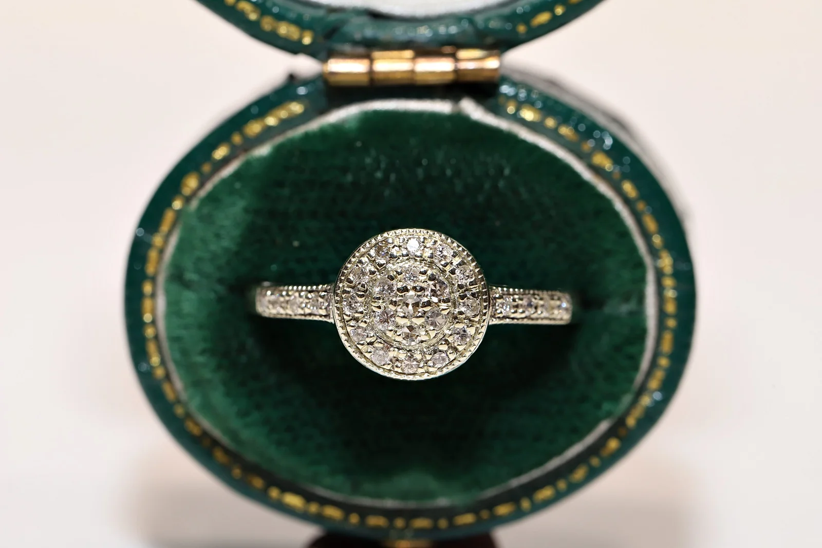 

Идеальное Оригинальное винтажное красивое кольцо из 14-каратного золота с натуральными бриллиантами