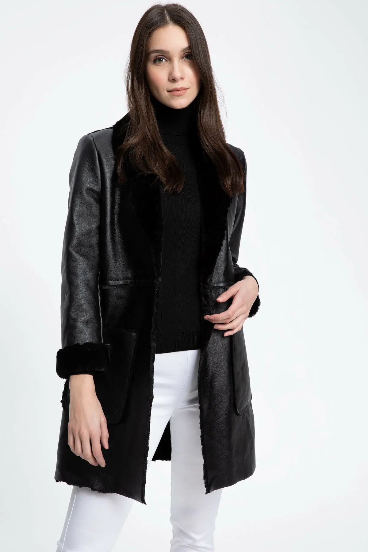 DeFacto Женская модная длинная куртка из искусственной кожи с воротником лацканами