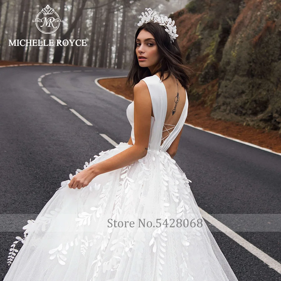 Женское ТРАПЕЦИЕВИДНОЕ свадебное платье It's yiiya белое с V-образным вырезом