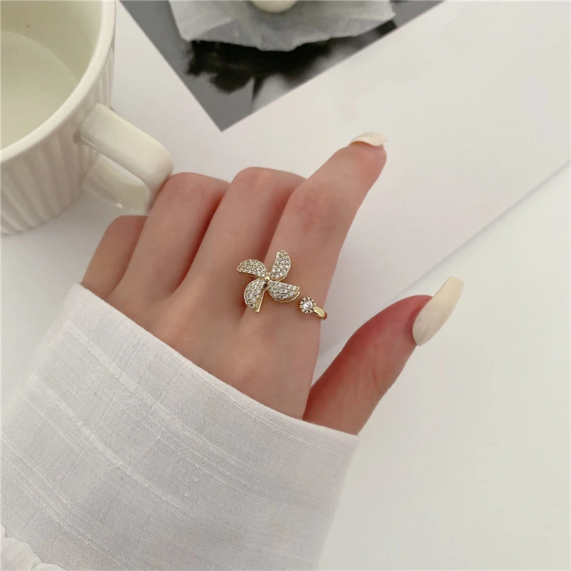 

Fashion Anxiety Ring For Women Rotatable Butterfly Daisy Flower Spinner Ring Rotate Freely Stainless Steel Ring Anti Stress Gift