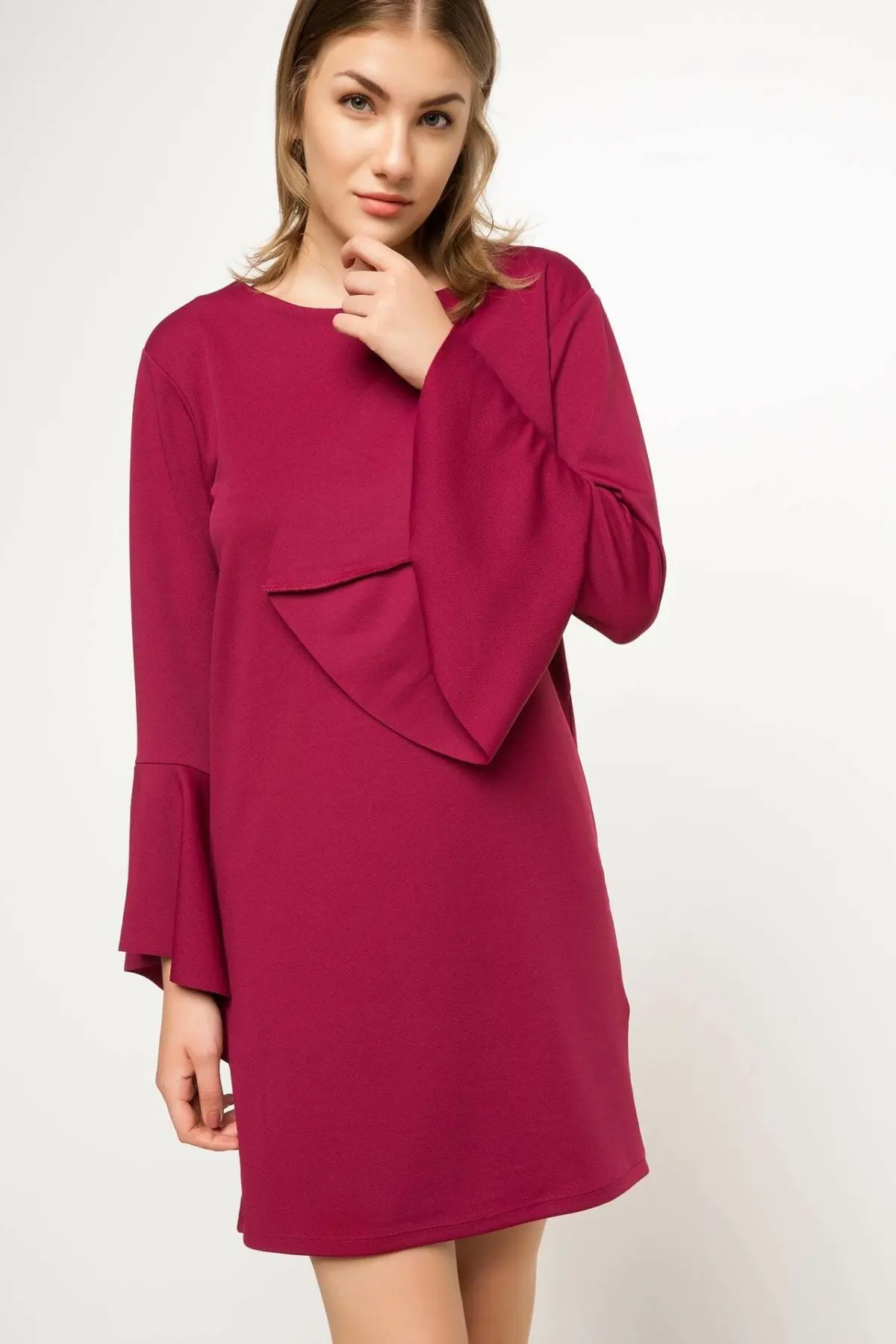 DeFacto модное женское трикотажное платье с круглым вырезом и расклешенными