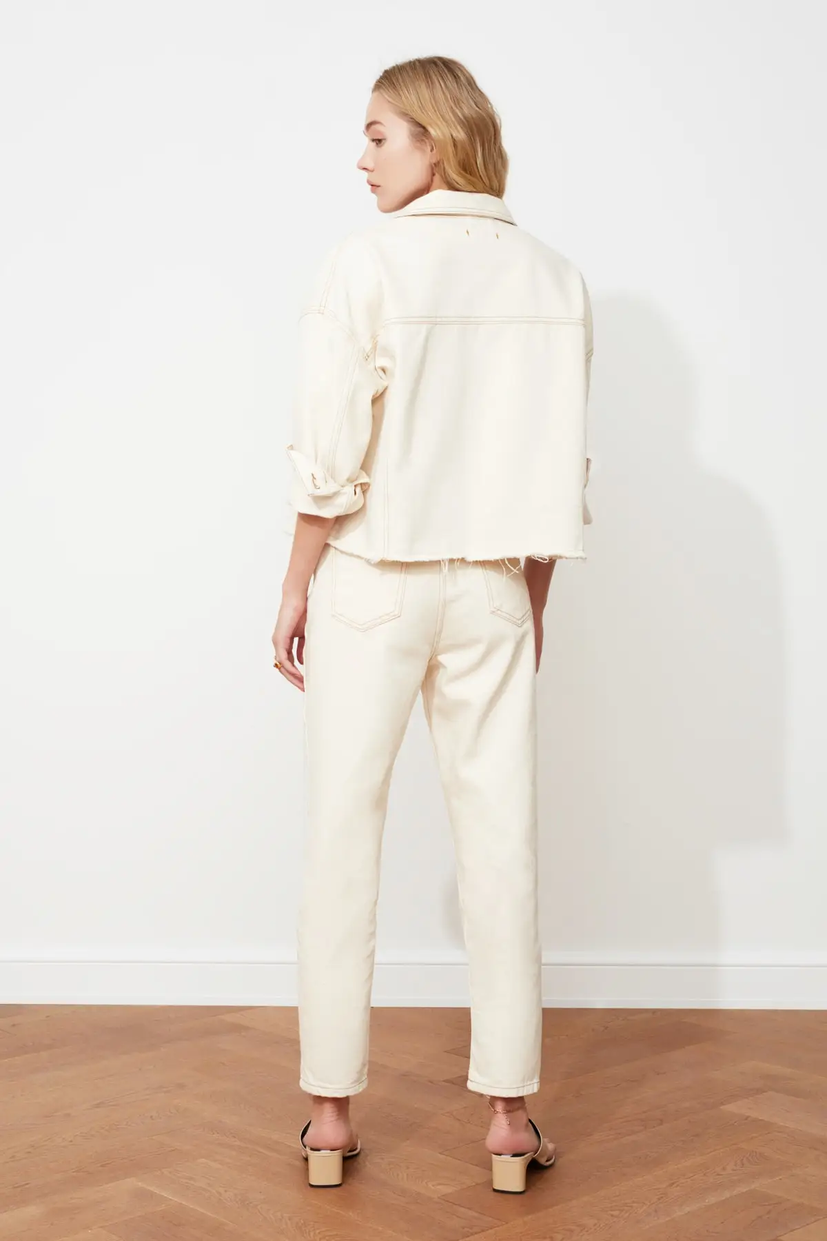 

Ecru Oversize Crop Denim Jacket With Tasseled Hem