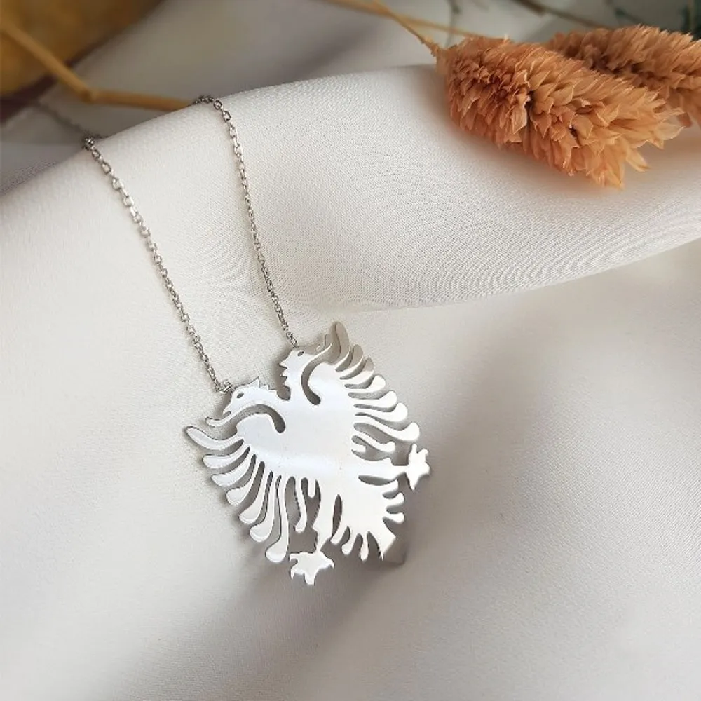 

Vaoov 925 пробы ожерелье с серебряным албанским флагом