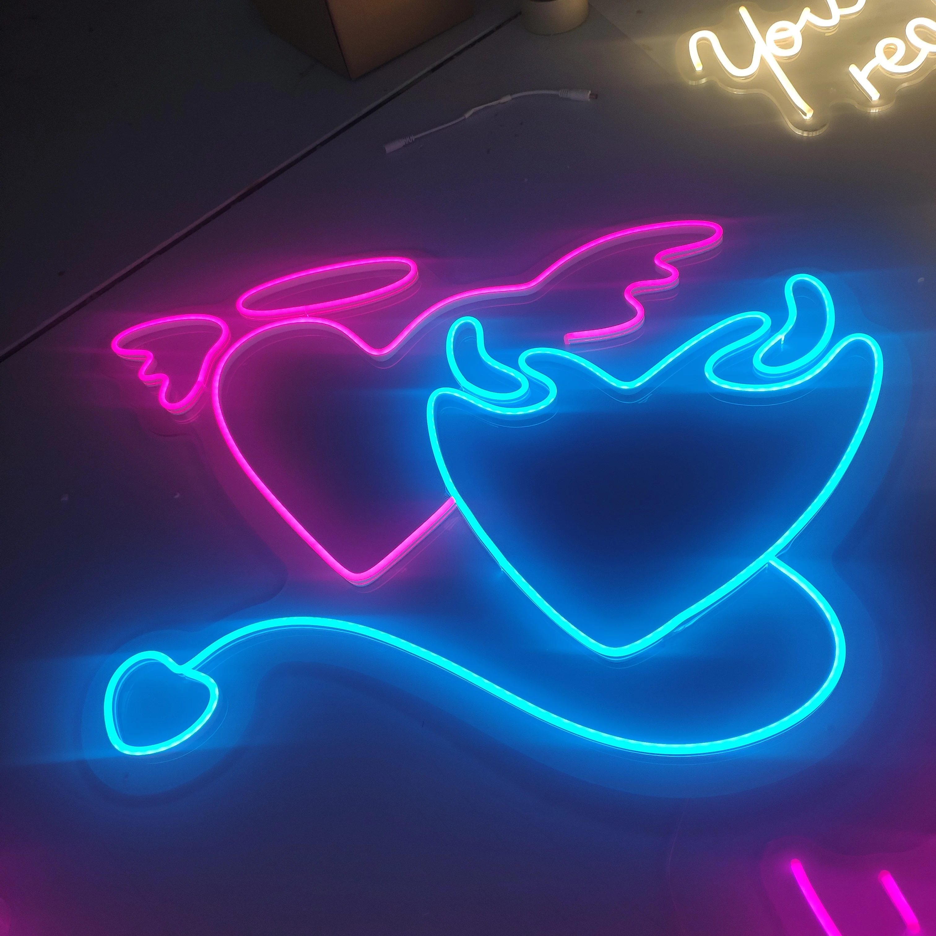 

Neon Sign Light Angel and Demon in Love Heart Flex Led Neon Lighting Sign Bar Party Wedding Home Room Decoration Wall Hanging