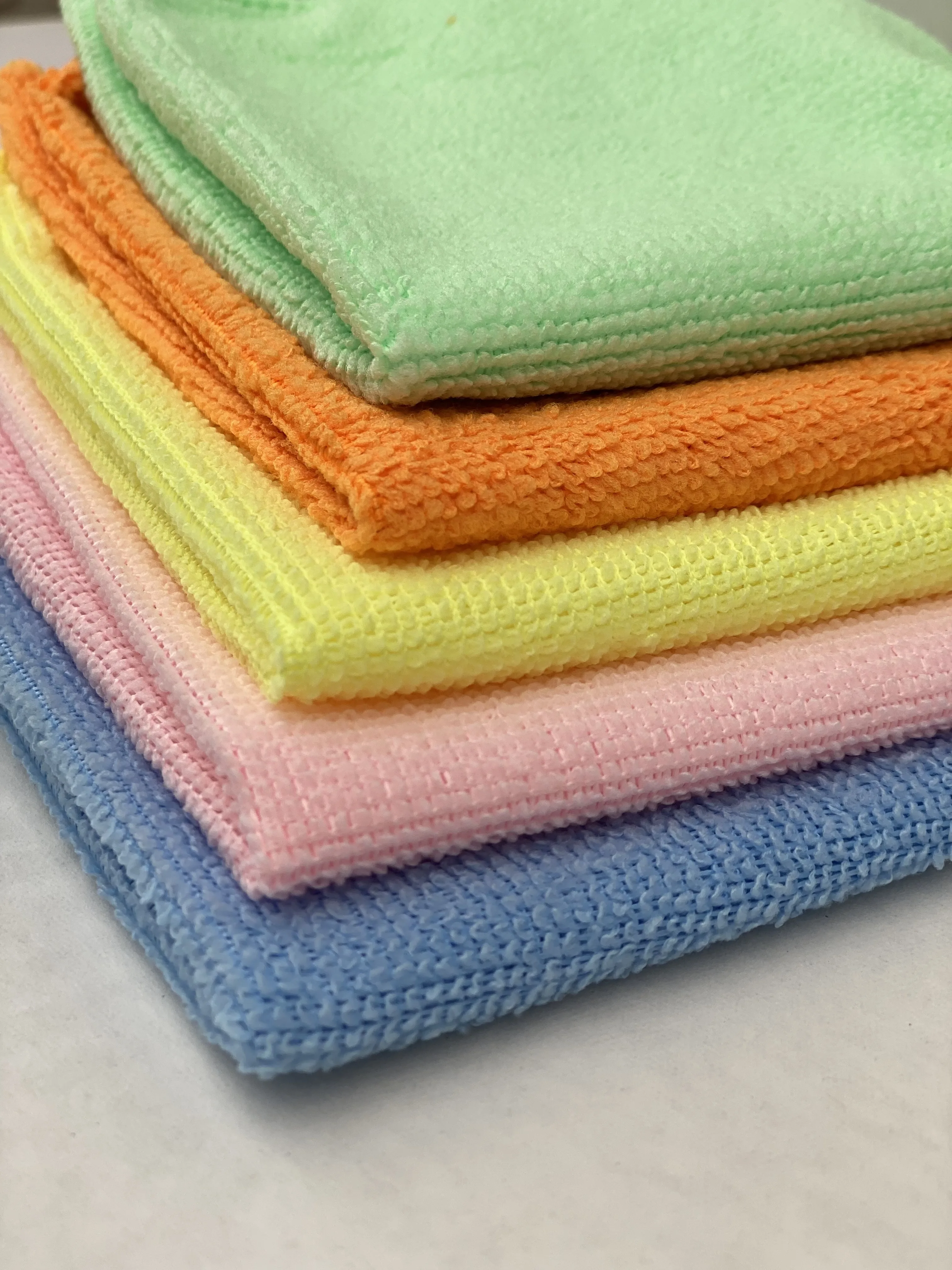 салфетка микрофибра 35*35 250г/м2 красная хозград. Dt-0442 набор микрофибровых полотенец ms microfiber set (9 шт. салфетка из микрофибры 40*40 см 400г/м2 автофишки. салфетка из микрофибры m-02, цвет: фиолетовый, размер 30*30см 310225. салфетка для уборки супервпит.