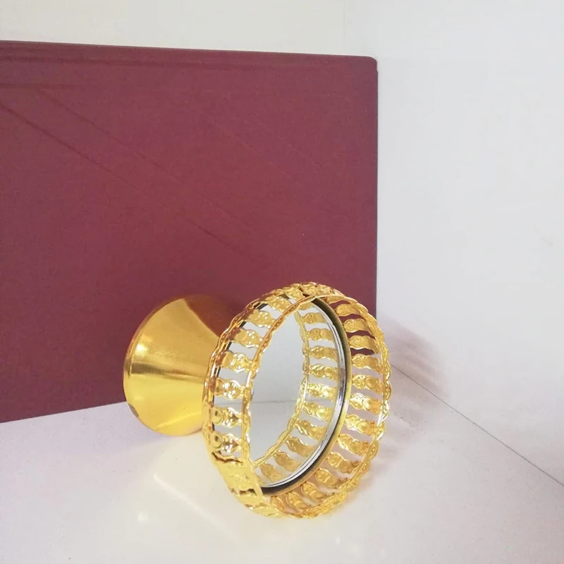 Подставка для десерта Украшенные благодаря зеркалу можно использовать в нижней