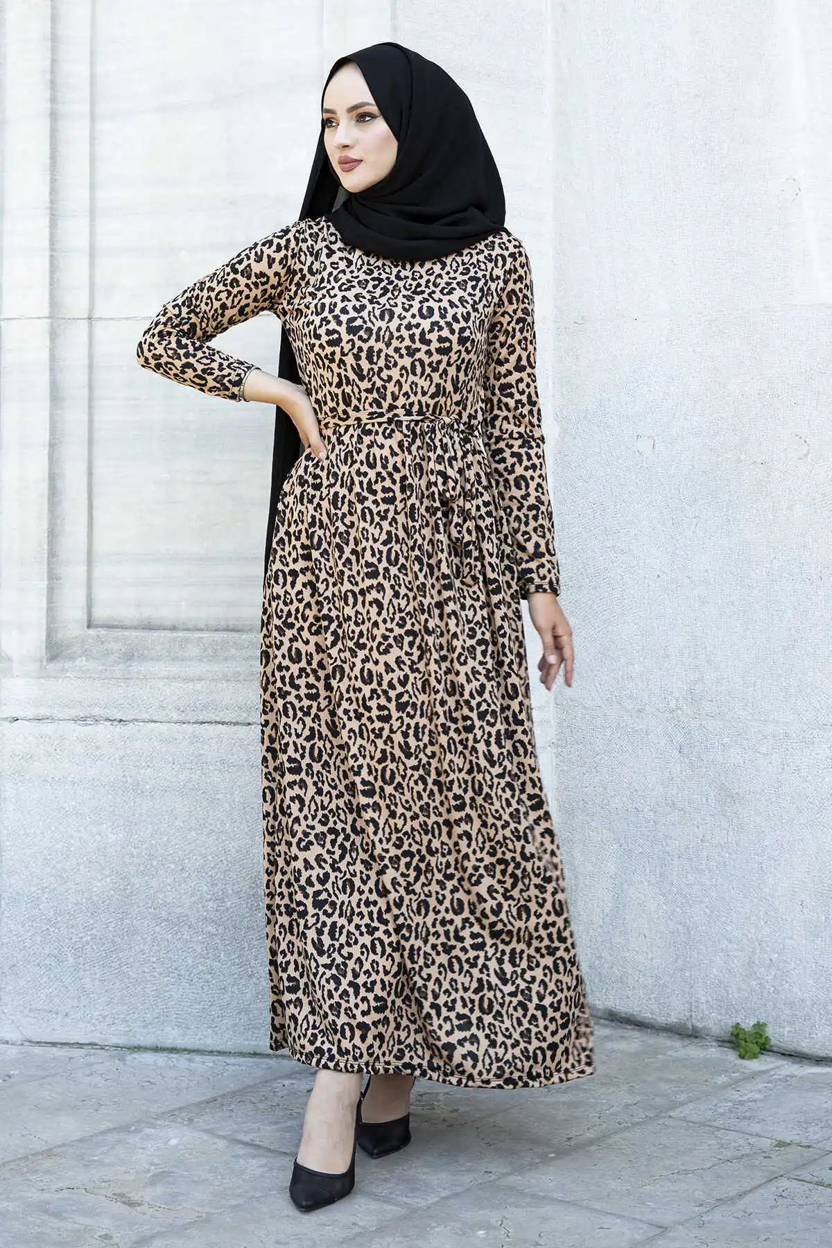 Женское платье с леопардовым принтом в африканскоммусу льманские