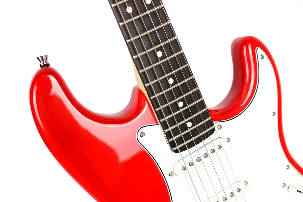 Брызговик для электрогитары Stratocaster с твердым хвостом красного цвета | Спорт и