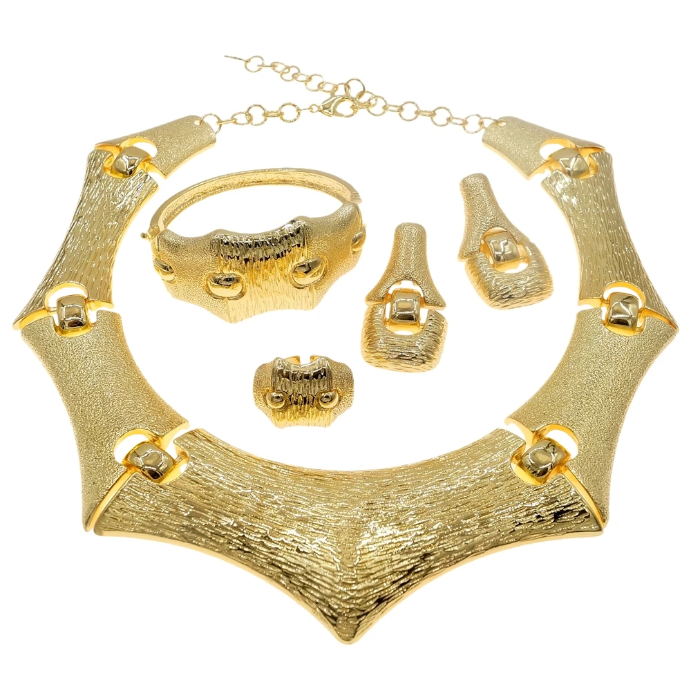 Комплект из колье и браслета с золотым покрытием