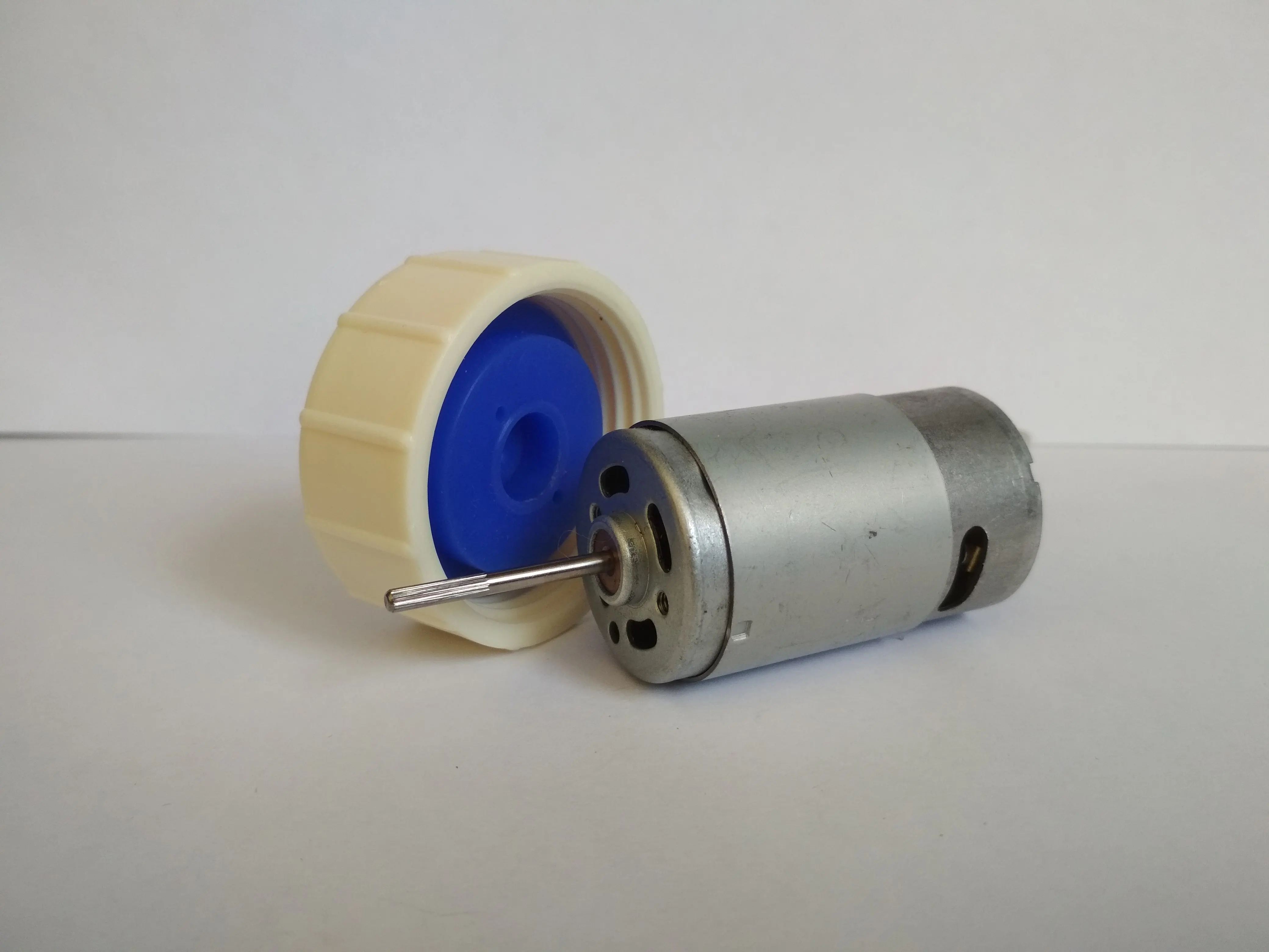 Двигатель для кораблика. Электродвигатель на корабле. Двигатель для кораблика. Моторчик для флайтек. Мотор для прикормочного кораблика flytec 007.