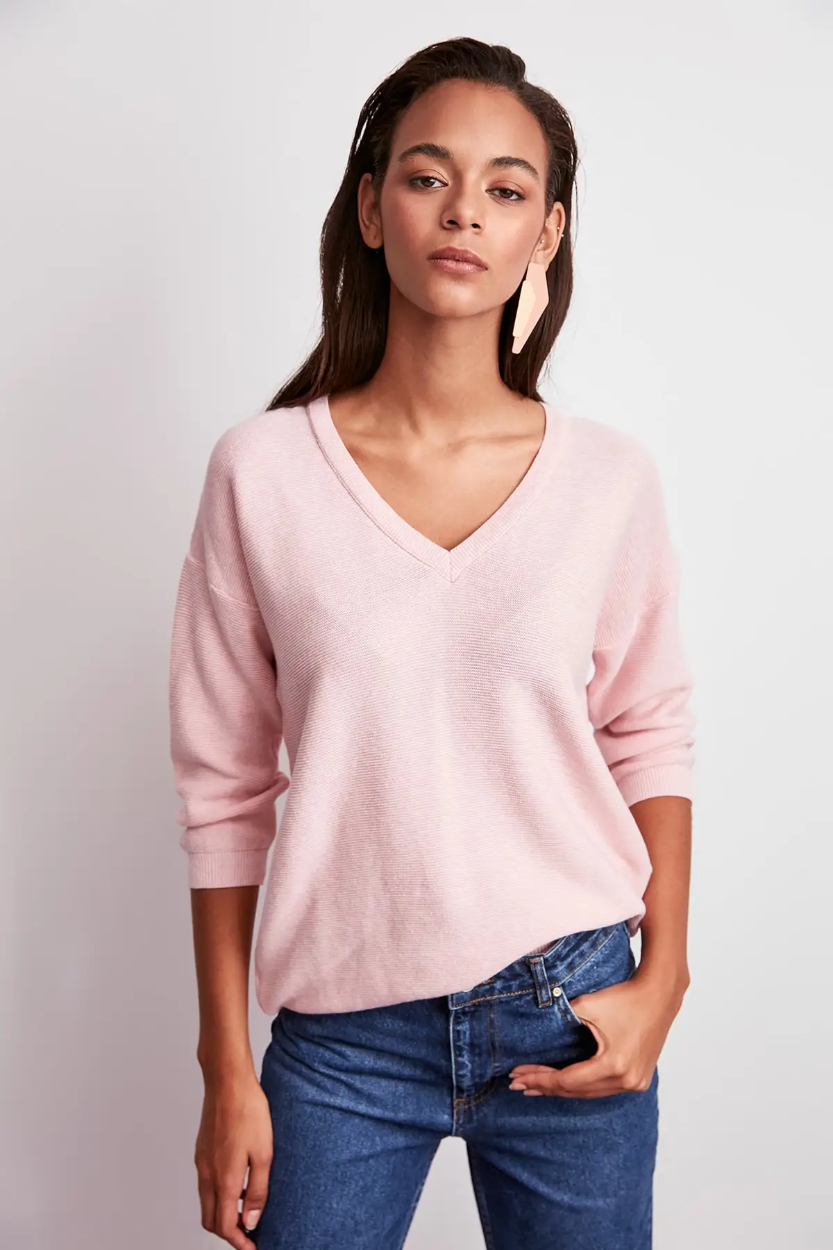 Trendyol Pink V-Neck Knitwear Sweater TWOAW20ZA0068 |