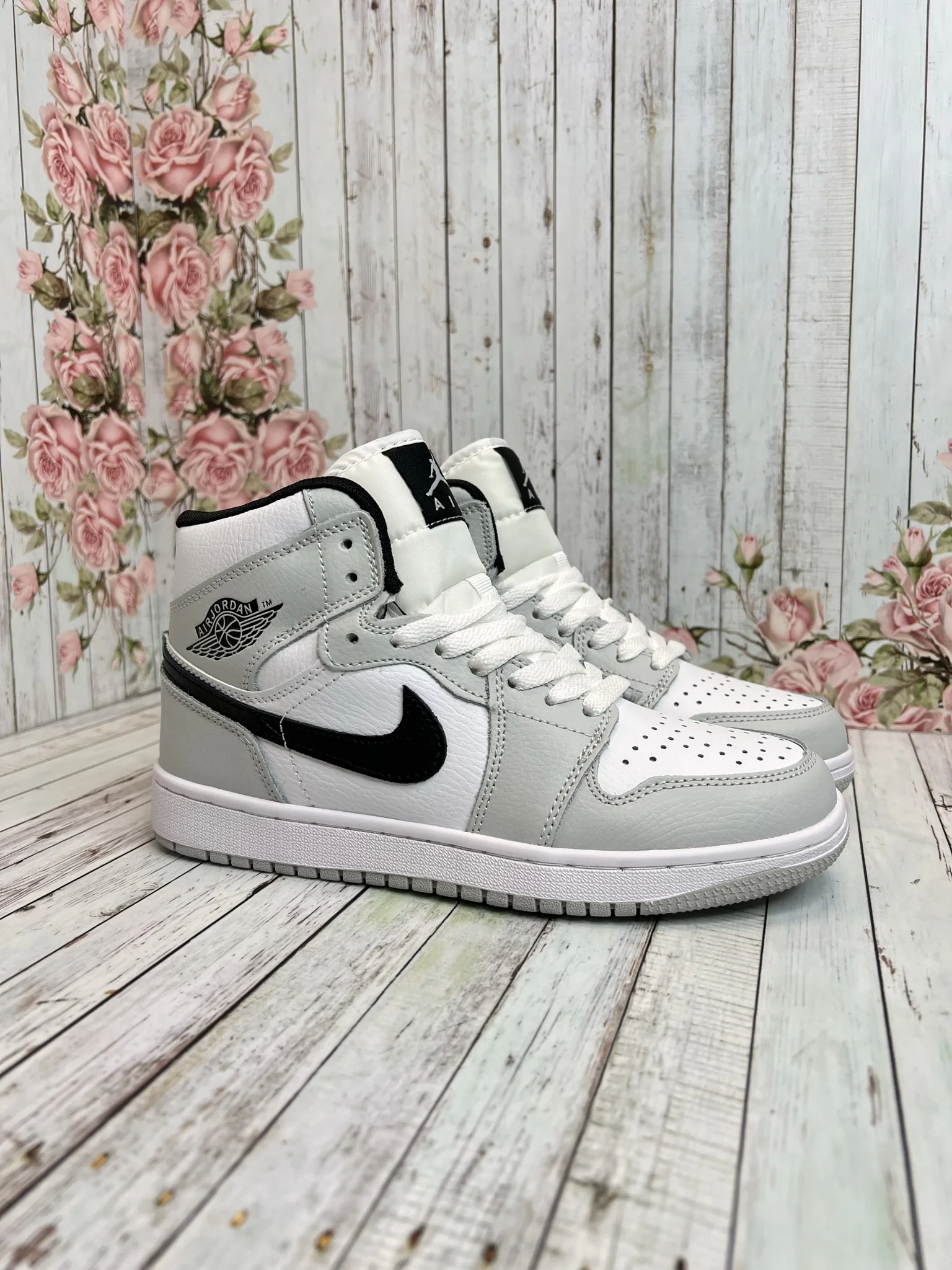 Кроссовки Nike AIR Jordan (Джордан) мужские-подростковые серо-бежевые с черным и белым |