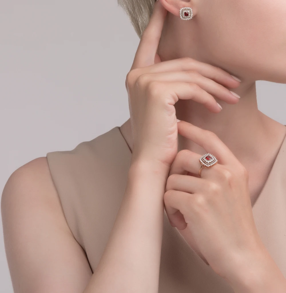 Золотое кольцо с коньячными бриллиантами гранатом SUNLIGHT проба 585 | Украшения и