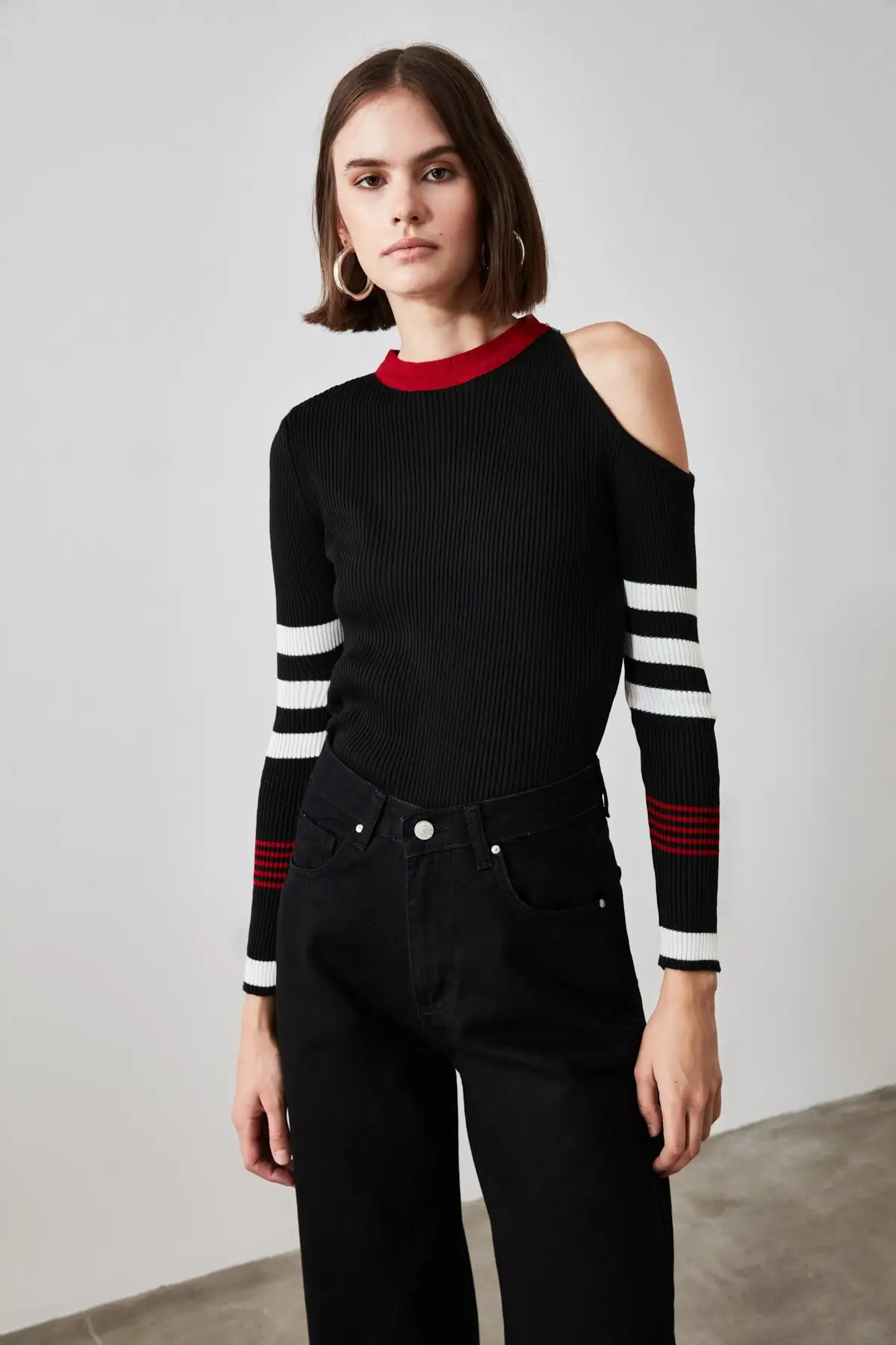 

Trendyol Shoulder Detail Knitwear Sweater TWOAW20XS0015