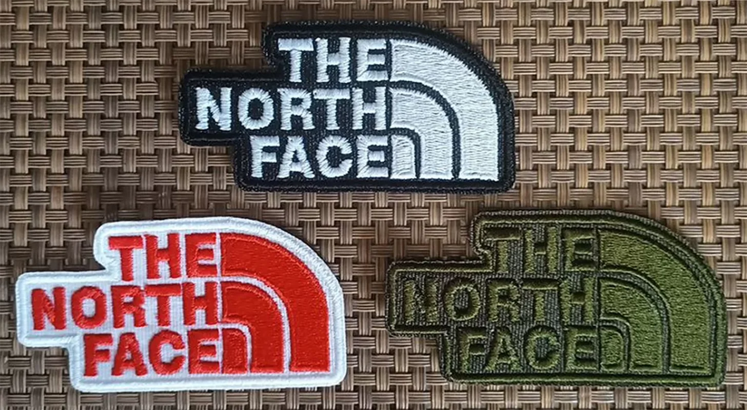 Нашивка вышивка The North Face зе норт фейс логотип цвет материала джинс вышивки на одежду куртку штаны заплатка шеврон патч