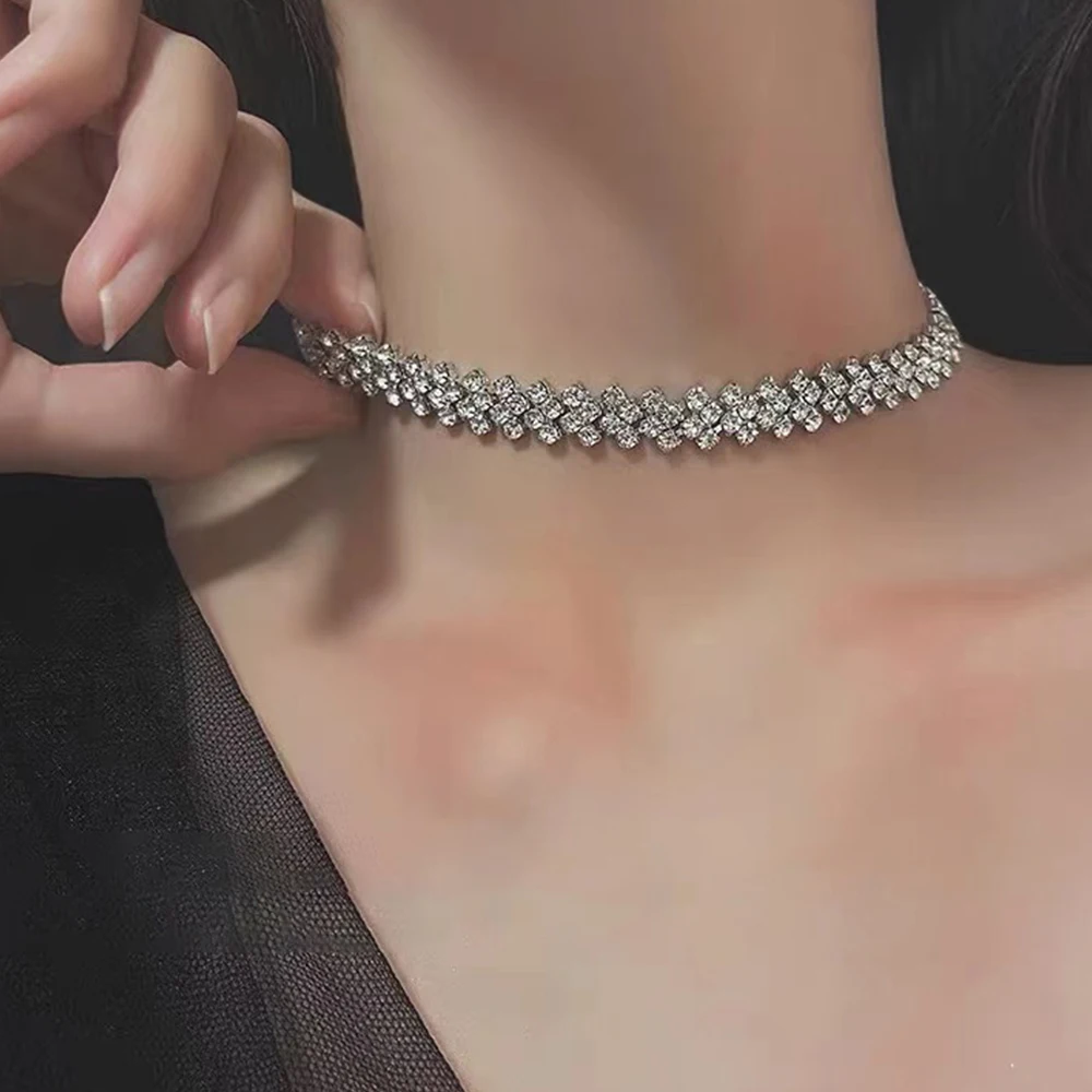 

Luxury Crystal Choker Necklace for Women Shiny Silver Color Choker with Rhinestones Vintage Gothic Accessories Punk Jewelry Gift