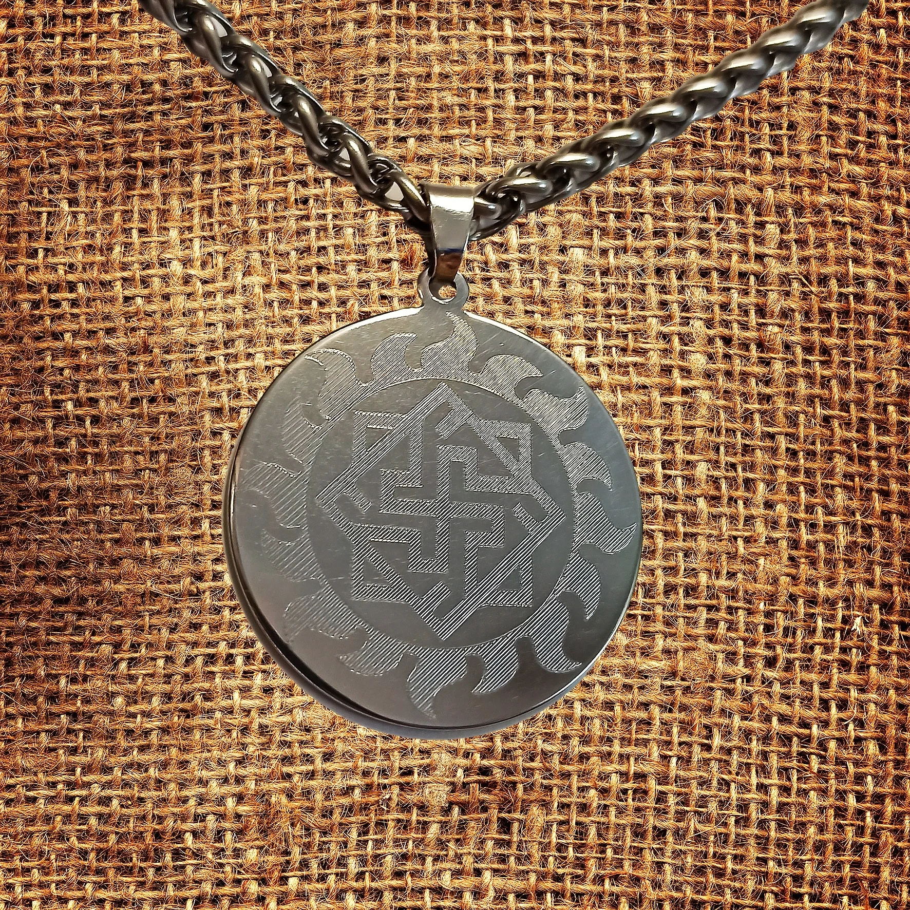 &quotВалькирия&quot. Оберег Славян.Подвеска с алмазной гравировкой. |