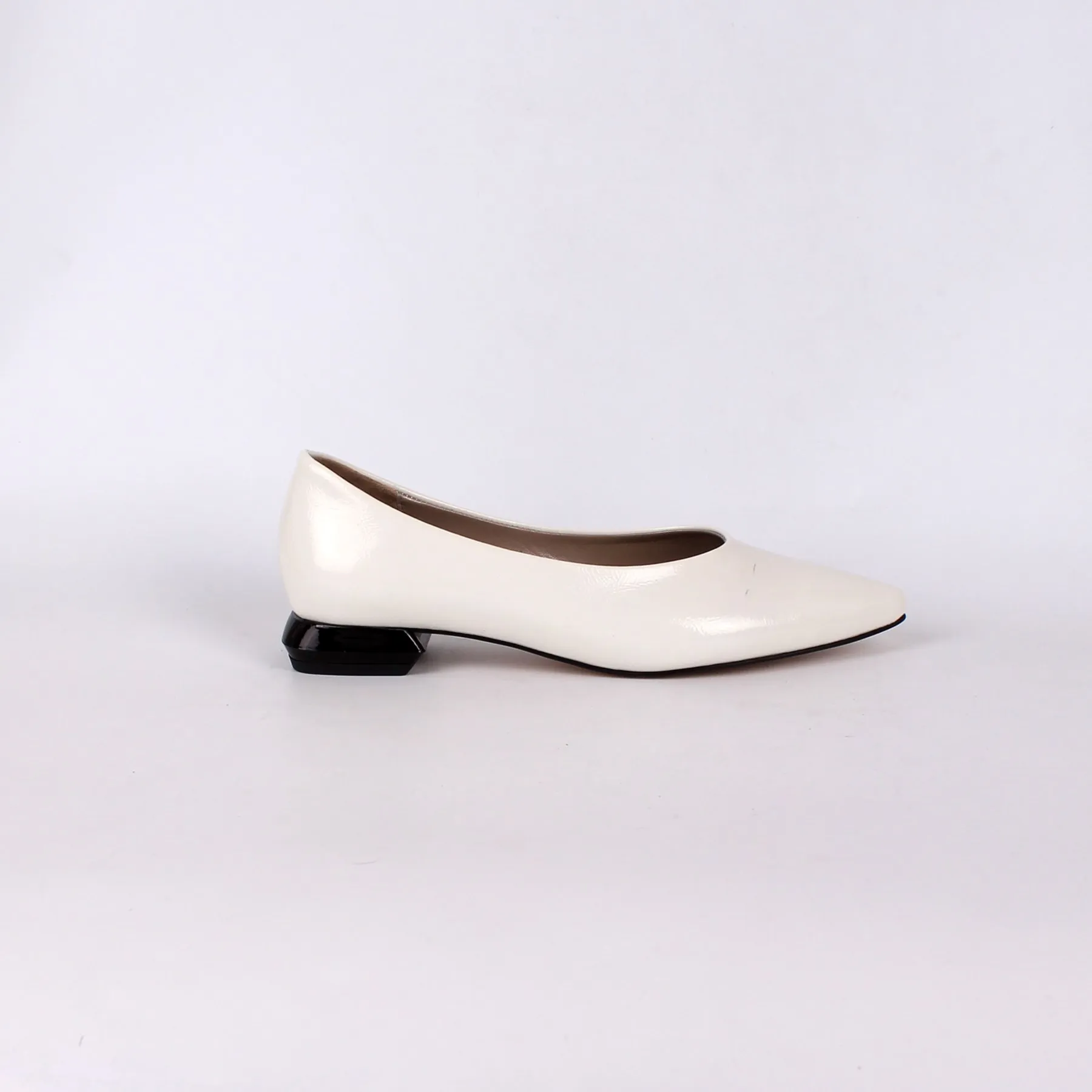 

PLATIN TOPUKLAR Women's White Red Closed Toe Shoes