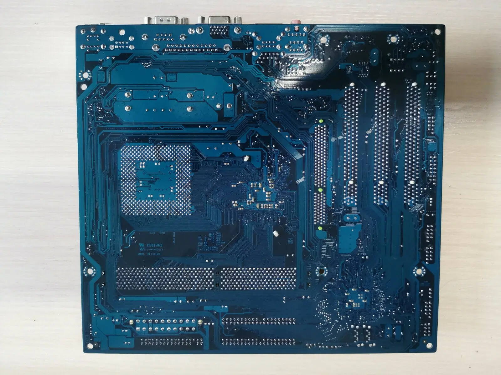 Материнская плата GIGABYTE GA-7VM400M-RZ Socket 462 / A | Компьютеры и офис