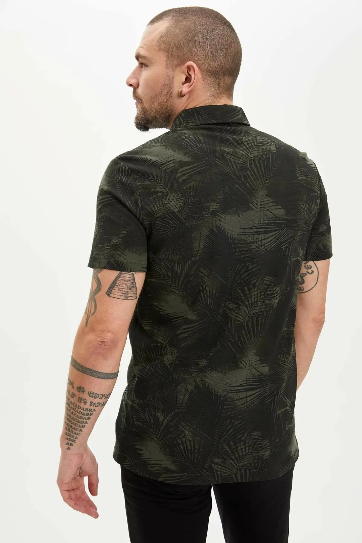 Мужская летняя футболка DeFacto темно-серая Повседневная с коротким рукавом принтом