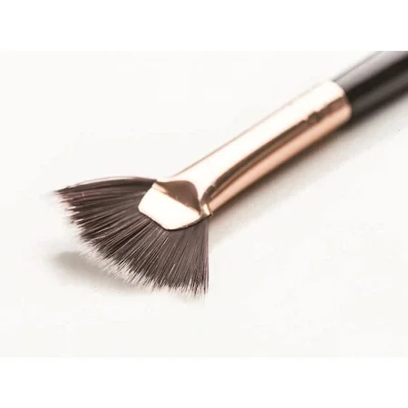 

Nascita Makeup Brush Curved Eyelash Brush NASBRUSH0147 174801087