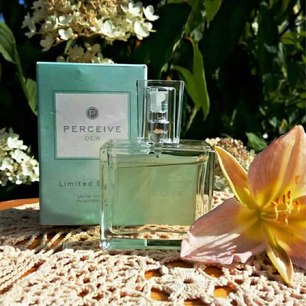 Парфюм avon viva la vita 30 мл. Avon far away парфюмерная вода 30 мл. Туалетная вода far away. Фаберлик духи 30 мл. Avon attraction for her туалетная вода.