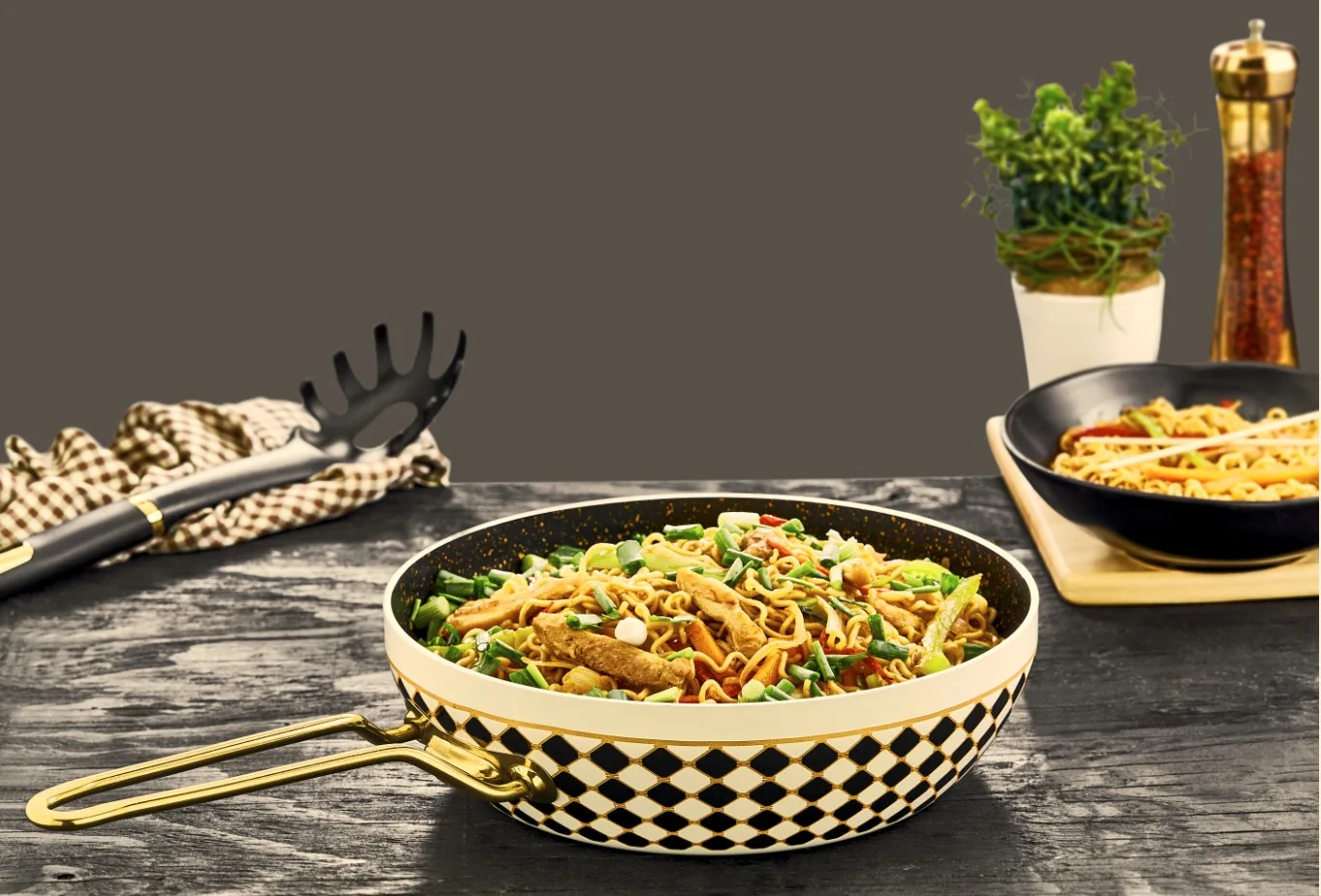 

Enamel 26cm Wok Pan (Without Lid) reliable Quality Useful Robust New Generation Saving Modern Baking Mold Kitchen Dowry