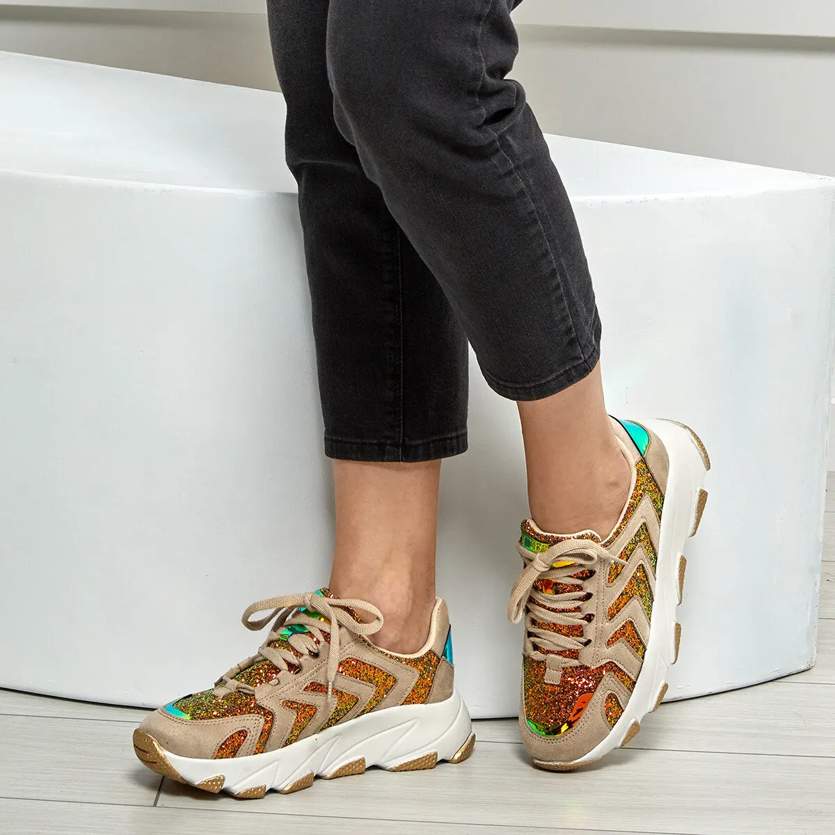 Черные женские кроссовки Обувь BUTIGO |