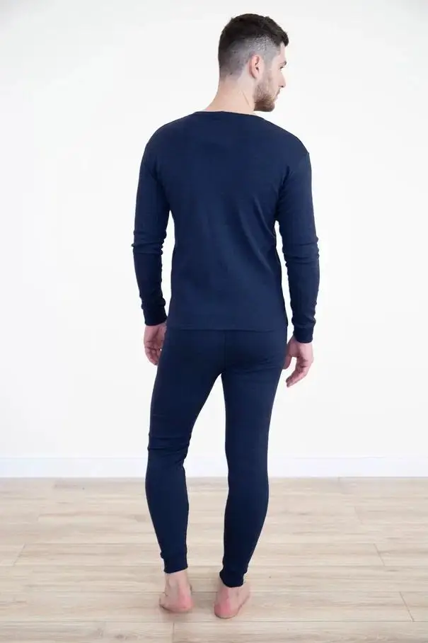 Мужской комплект термобелья из теплой трикотажной ткани с начесом по низу брючин