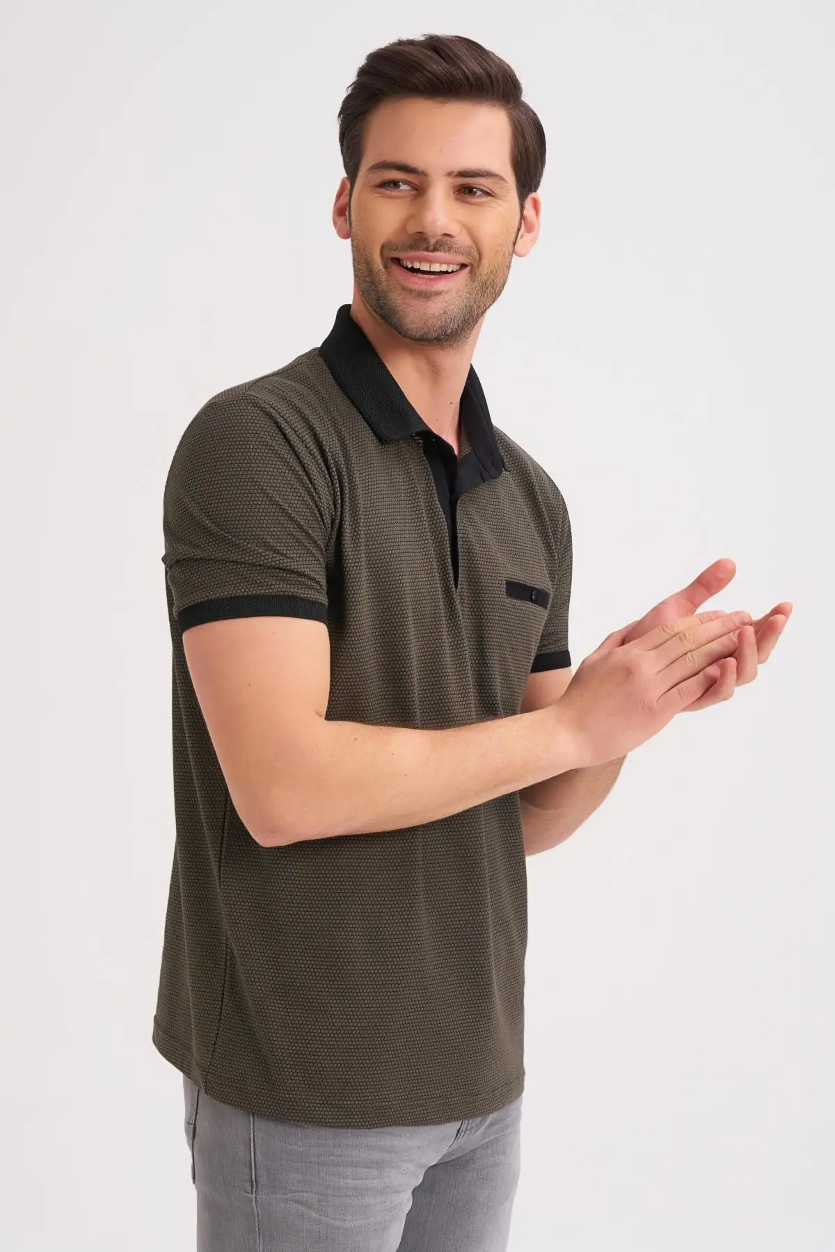 

Line Knitwear Male Polo Collar T-Shirt