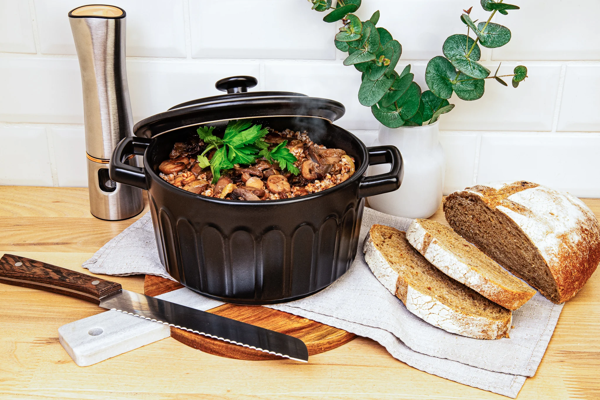 Casserole with lid HOME CHEF. 1900ml Pot saucepan Kitchen supplies Casseroles Ishinabes Cookware Dining Bar Garden Utensils for Pots Pan Tableware