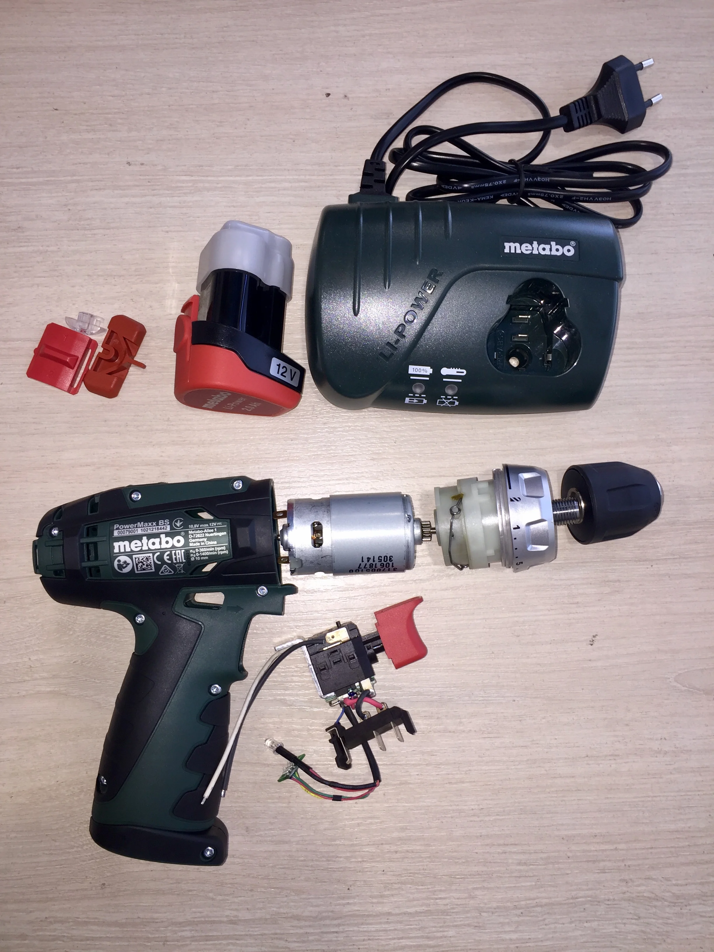 Выключатель Metabo для POWERMAXX BS (343410350). Мотор Metabo для 10.8v POWERMAXX BS (317004310. 317004280 Metabo. Двигатель Метабо 317005100. Метабо редуктор купить