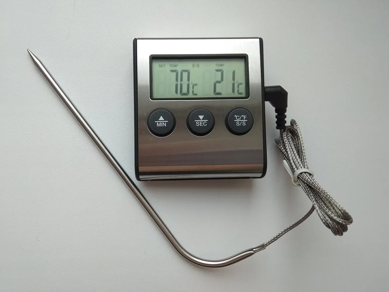 Термометр цифровой с выносным щупом на магните |