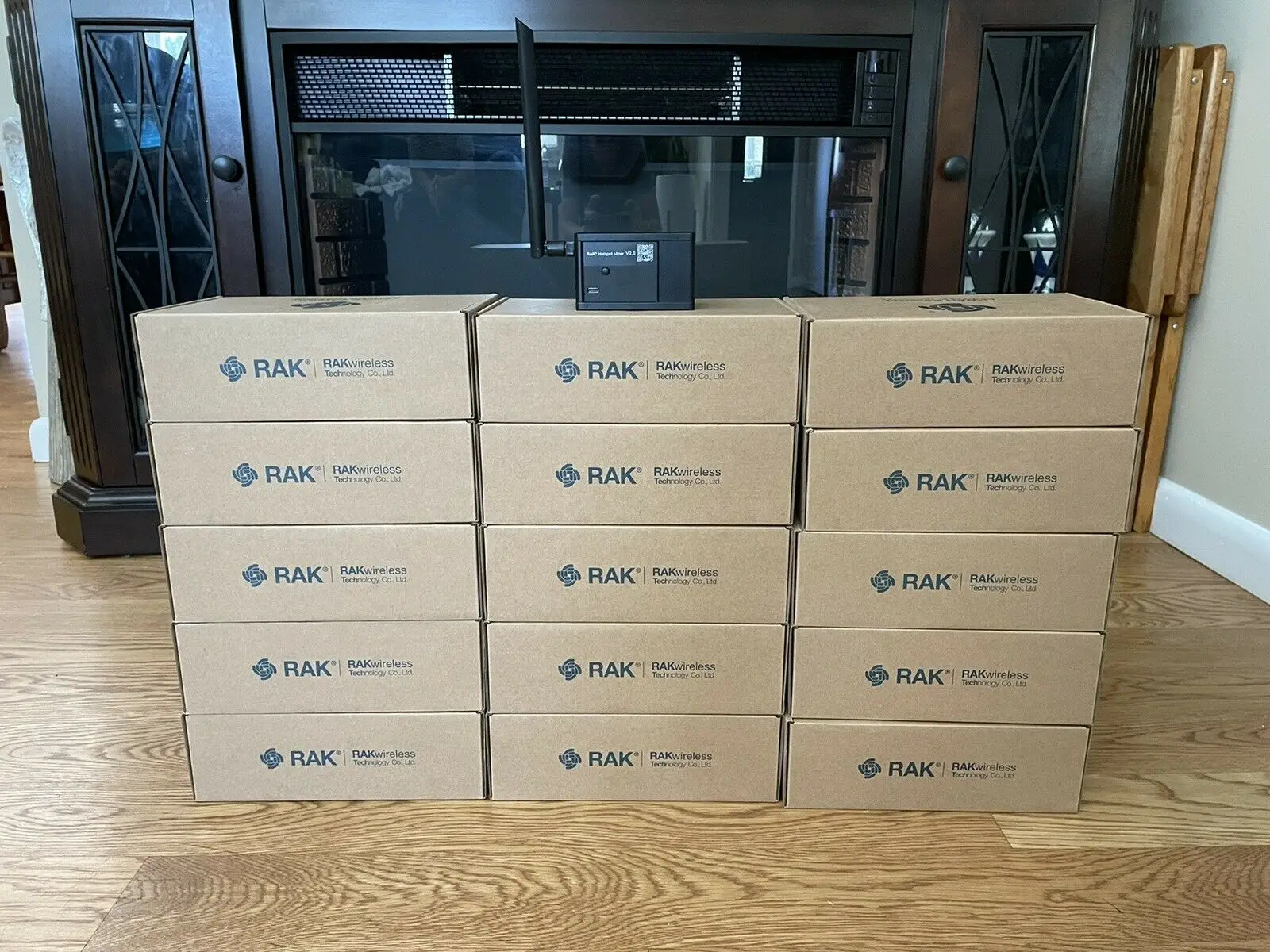 

SC... оптовая цена, RAK V2 Helium Hotspot Miner-(США/CAN-915 МГц и ЕС/Великобритания 868) Новый в коробке, в наличии
