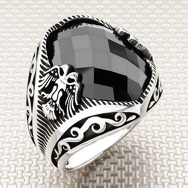 

Кольцо мужское из серебра с черным Цирконом, овальное