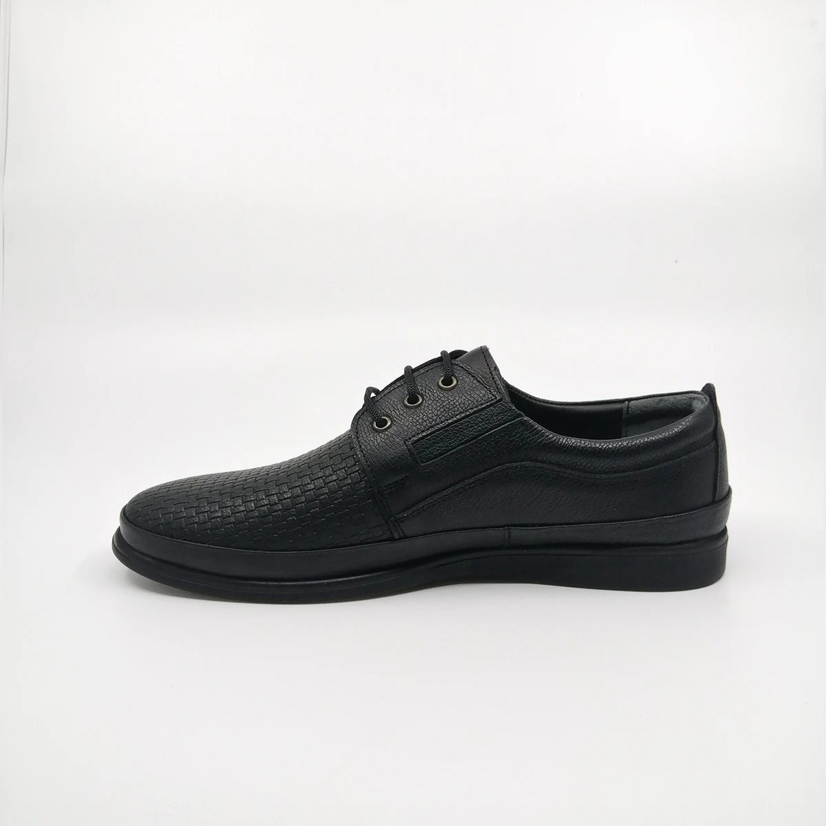 

Black Color Genuine Leather New Season Fashion Laser Cut Comfortable Walking Breathable Stylish Lace-Up Man Casual Shoes