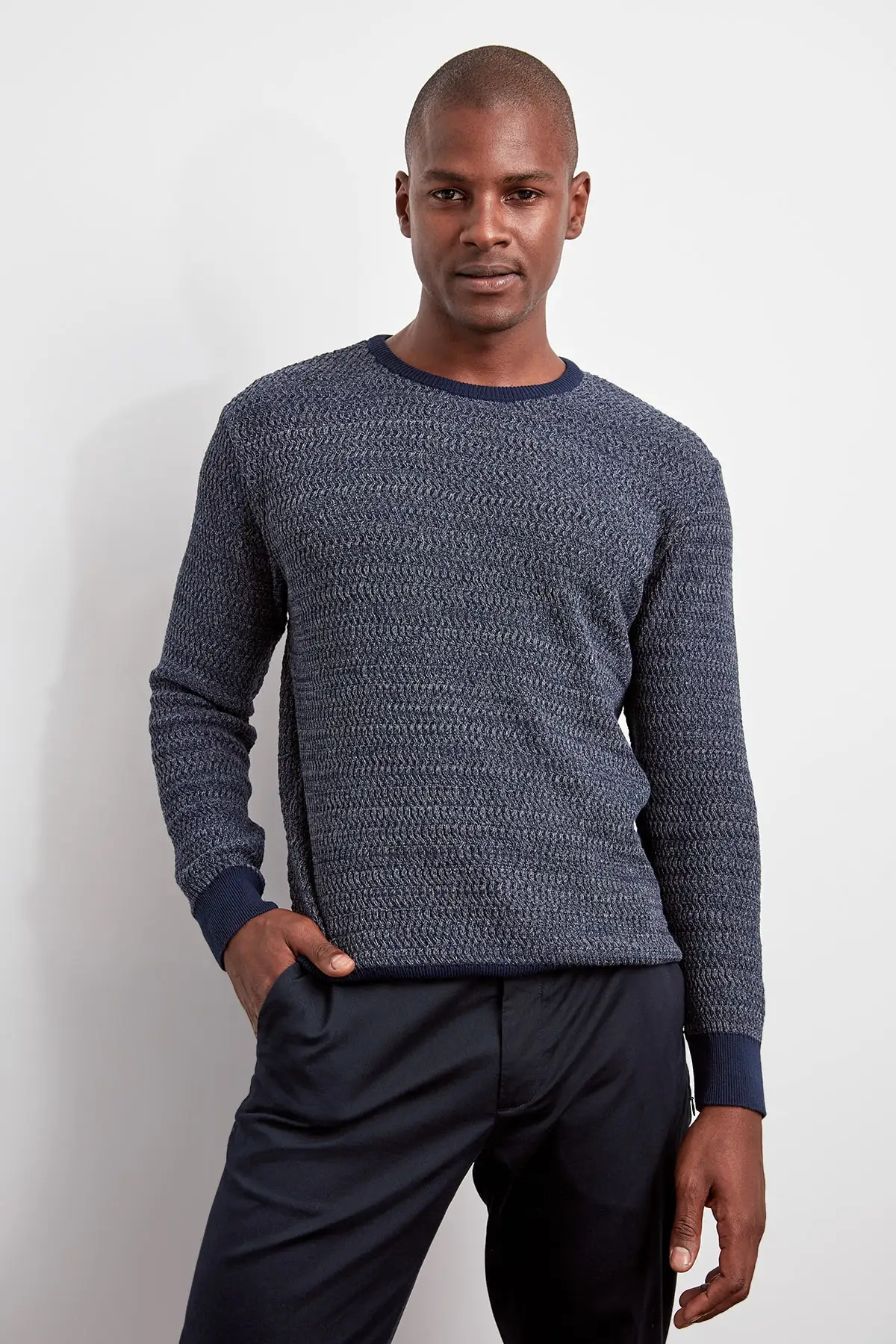 Мужской свитер темно-синего цвета TMNAW20LS0009 |