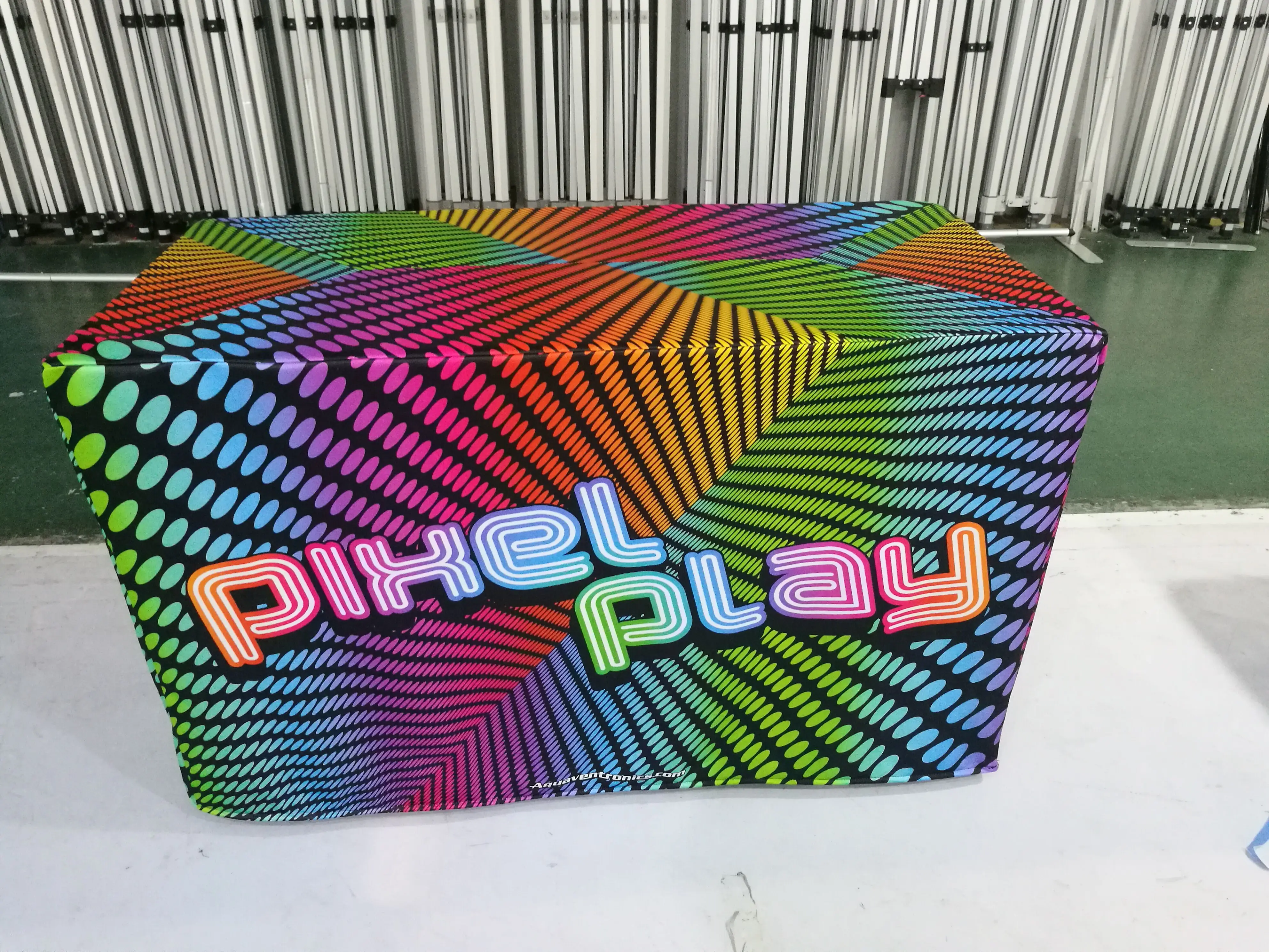 Пользовательская Торговая выставка приталенная юбка графический принт |