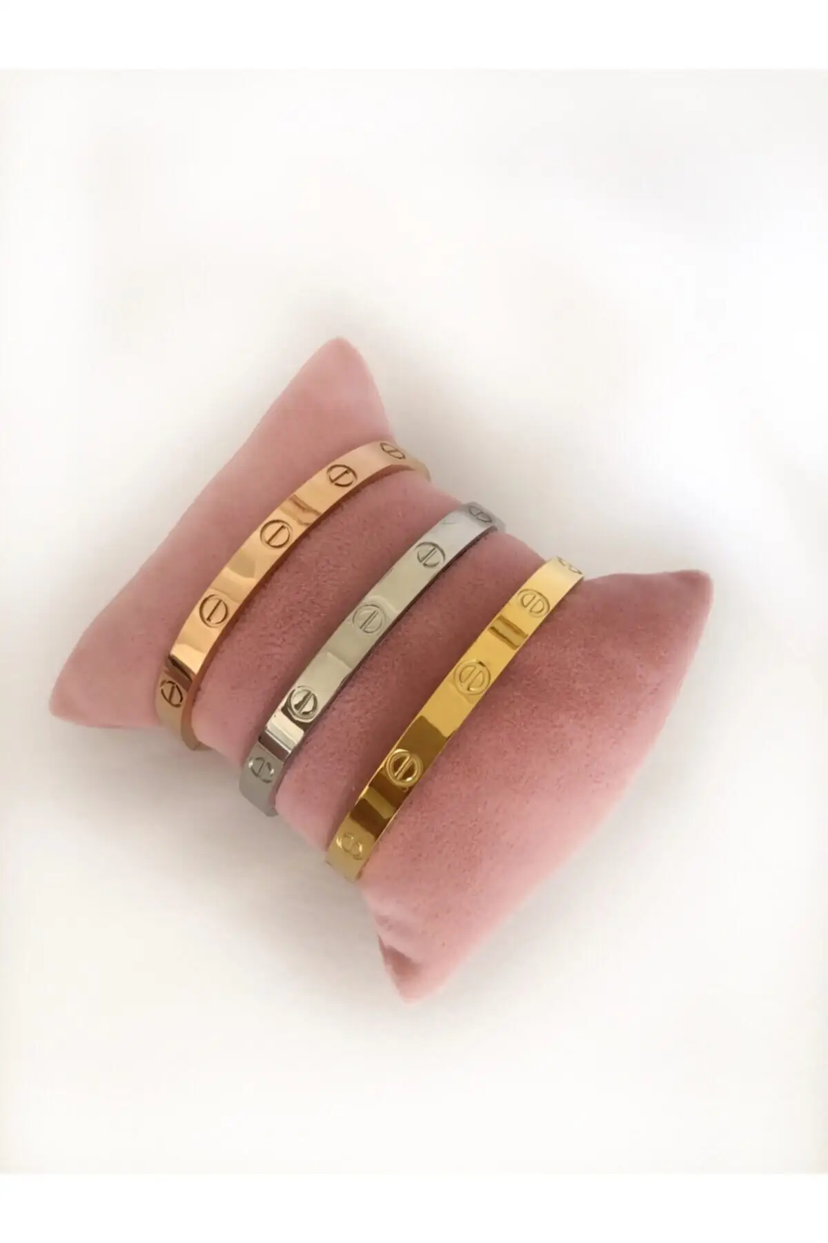 

LUXURY JEWELERY BRACELET FASHION TREND 2021