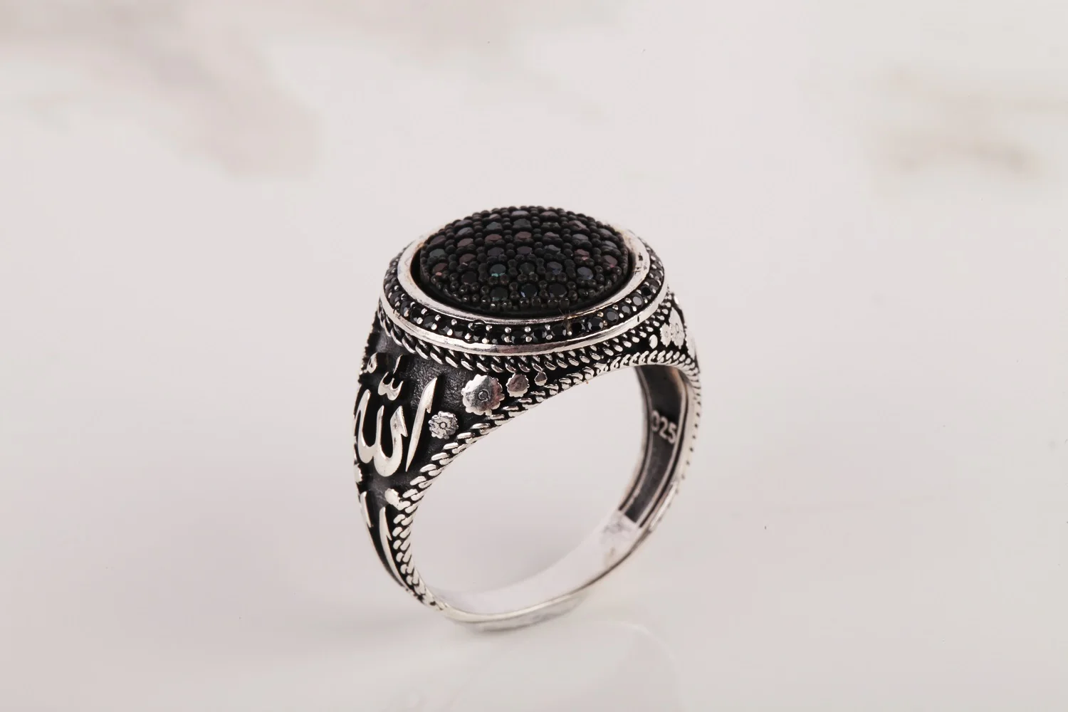 

Мужское серебряное кольцо UM US JEWELRY с микро кубическим цирконием