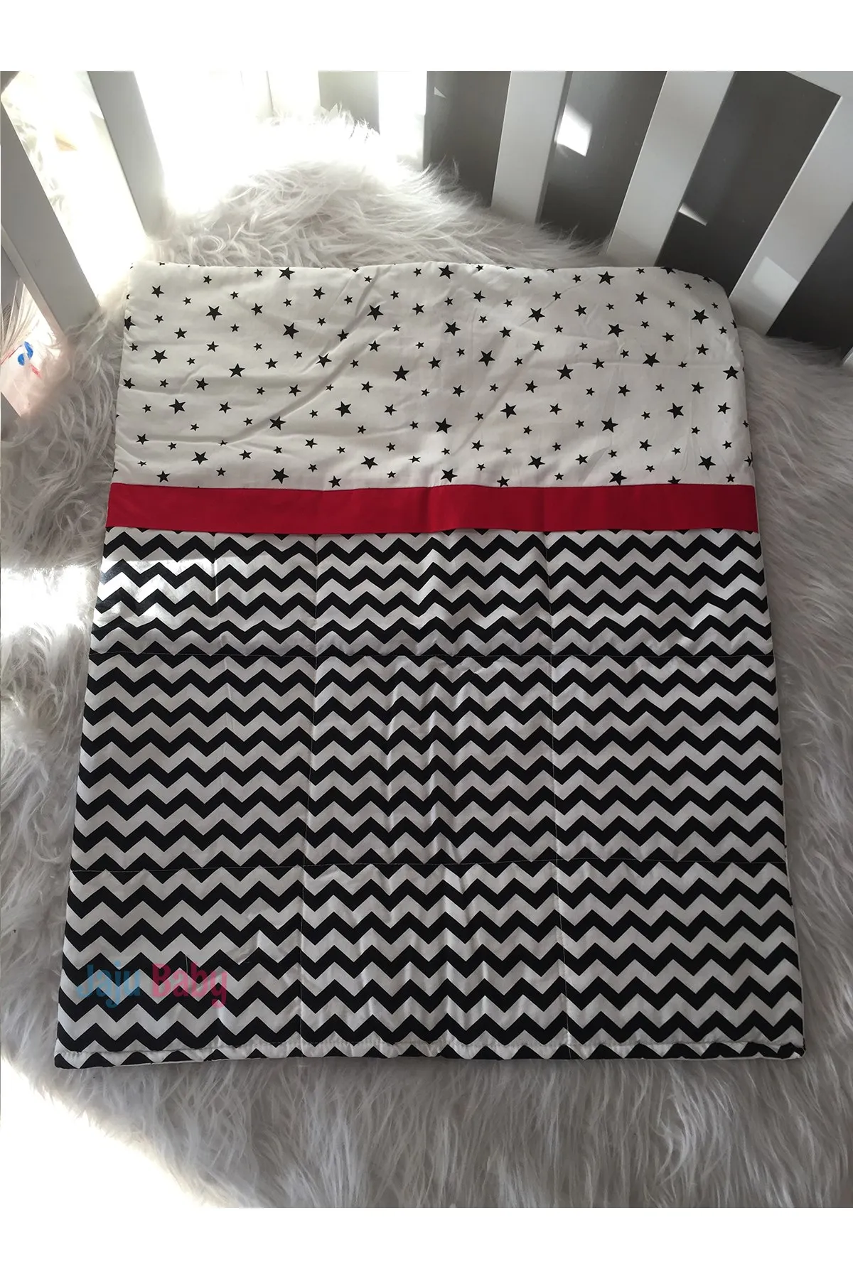 

Jaju Baby Handmade, Red, Navy Blue Zigzag and Starry Pattern Design Luxy Baby Blanket