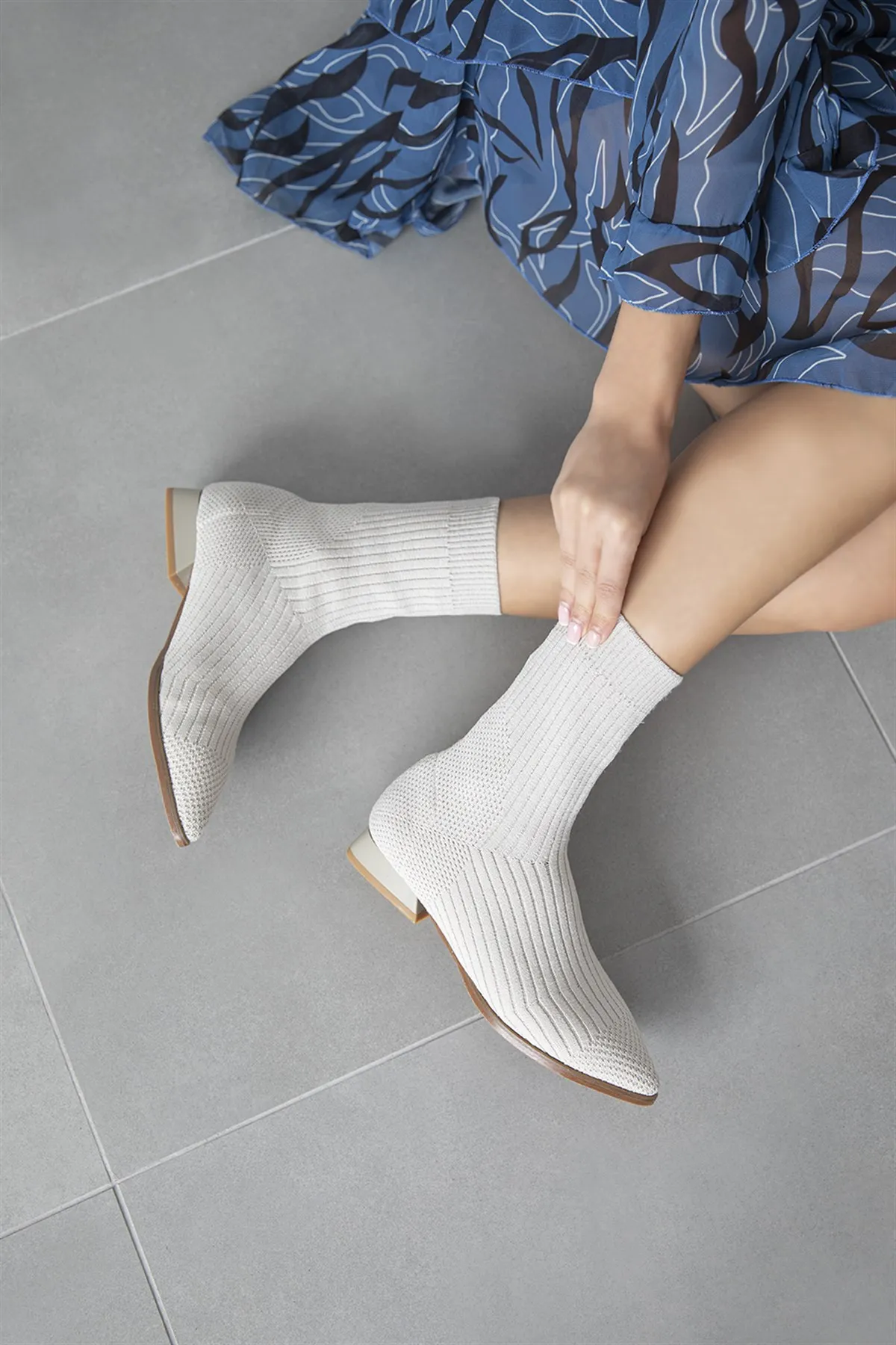 Knitwear Boots Winter new sock boots 2022 women's shoes Martin boots thick heel pointed net red short boots women shoes