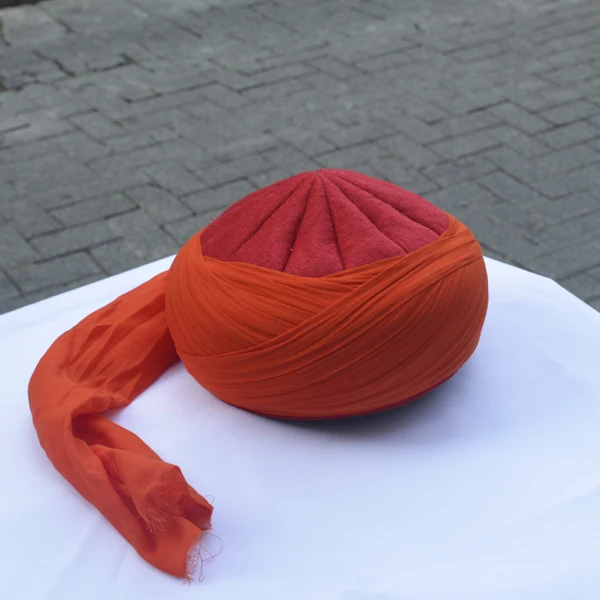 Мусульманские шляпы|Мусульманская одежда| |