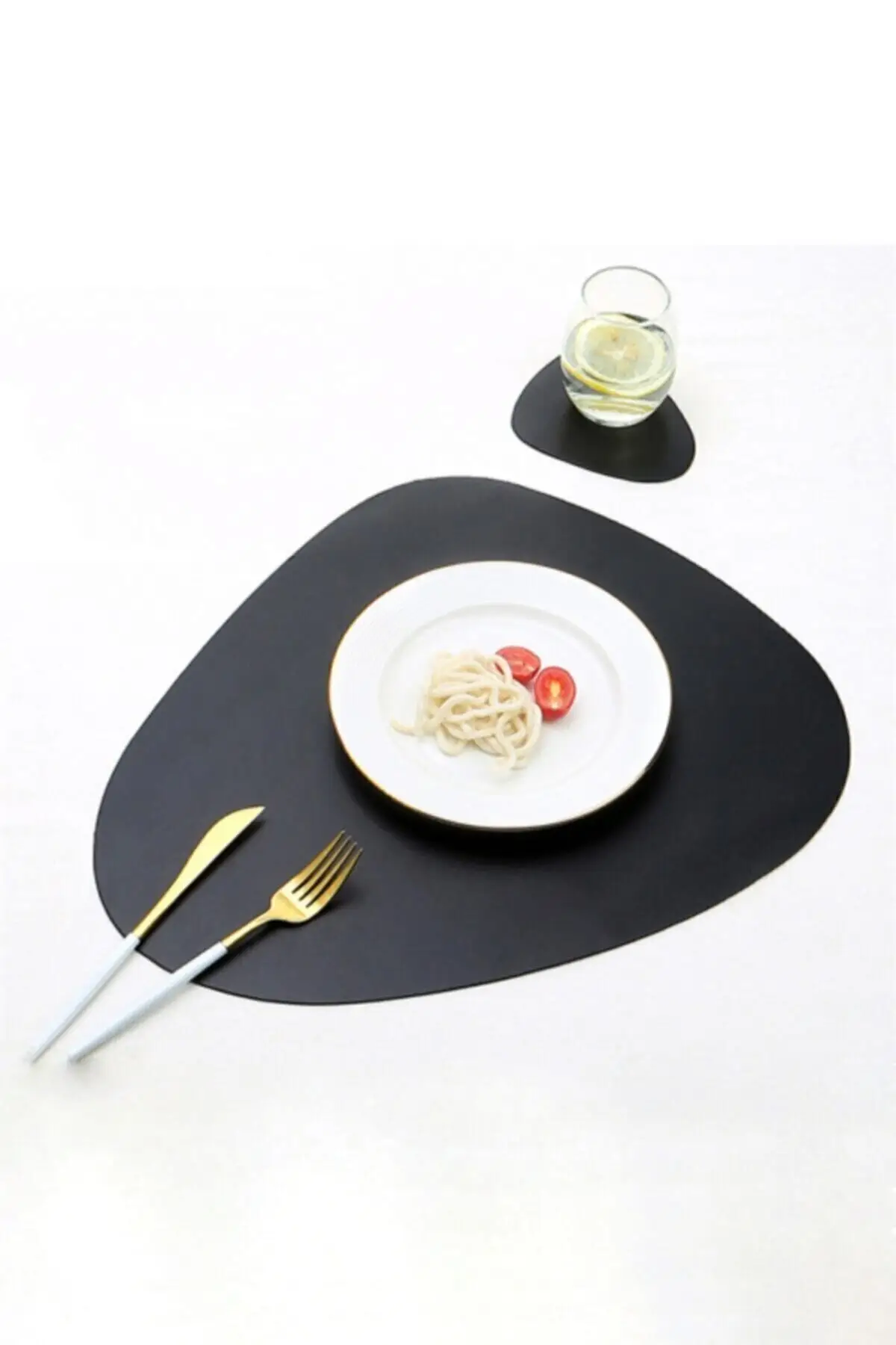 

12PCS Leather Placemats Waterproof Mat Coaster Plate Tableware Pad Plates Bowl Round Design Nonslip Dinner Meal Kitchen Table