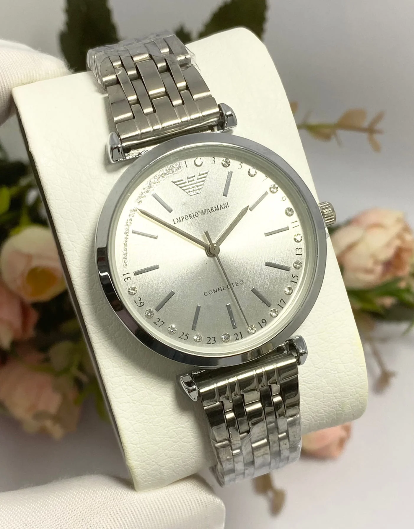 Наручные кварцевые часы |